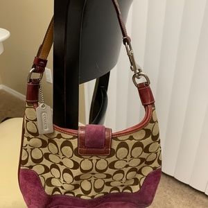 COACH PURSE - Small Clutch - Perfect for the quick trip out.